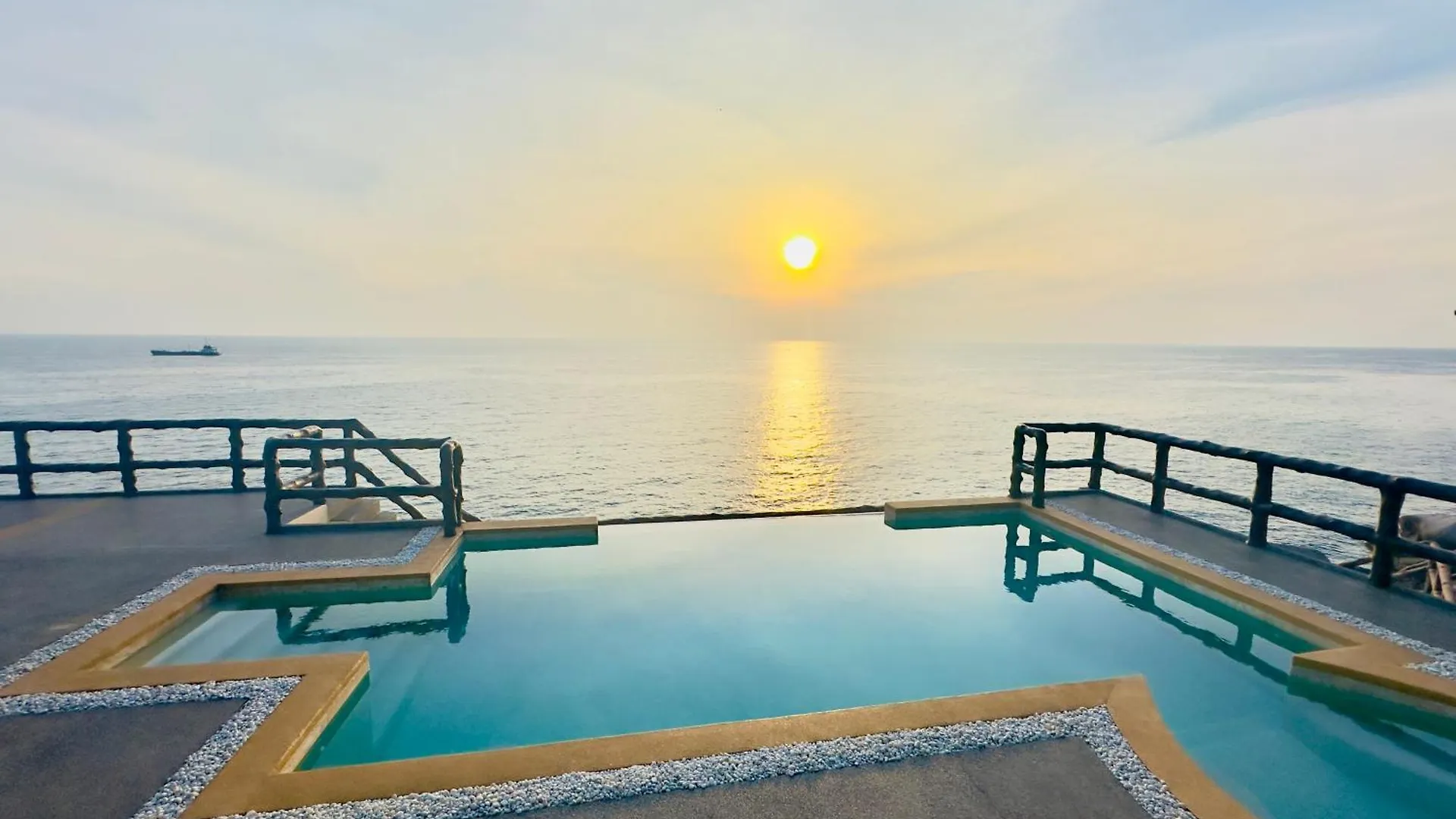 Ocean Front Villa Ko Tao